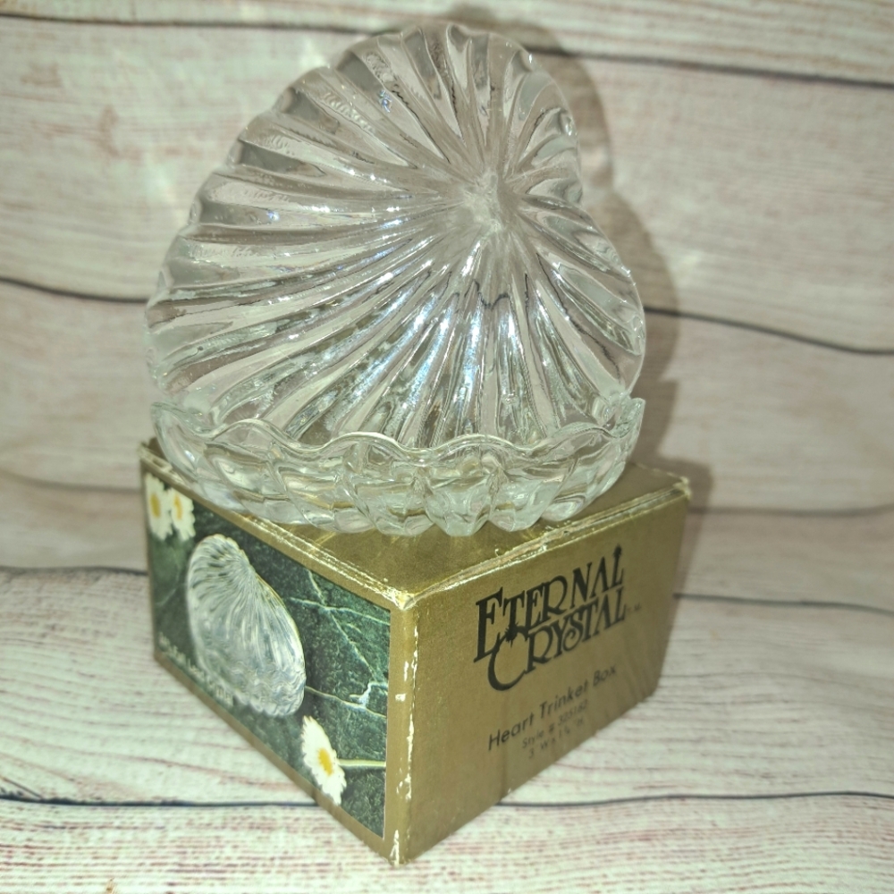 ✨Freebie✨ Eternal Crystal Heart trinket box